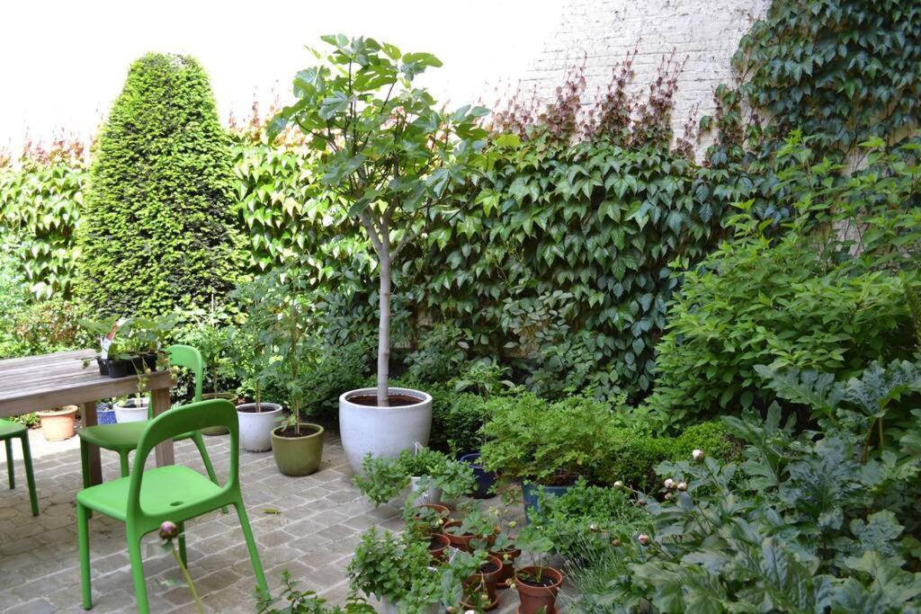 Carriage House In Quiet Ecological Garden Villa Antwerpen Buitenkant foto