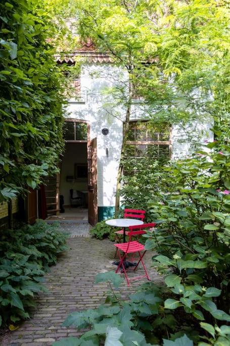 Carriage House In Quiet Ecological Garden Villa Antwerpen Buitenkant foto